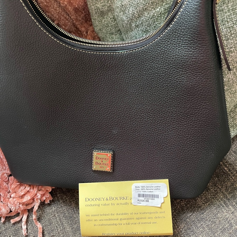 NWOT Dooney & Bourke Pebble Grain Hobo black purse bag